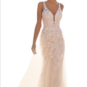 NWT Ivory Embroidered Mermaid Wedding Dress with Tulle Overlay